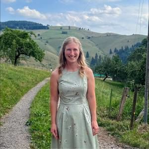 Meet your Posher, Kim